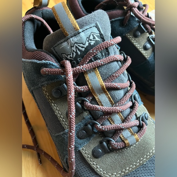 J Crew Vibram Hiking Shoe NWT - Picture 2 of 7